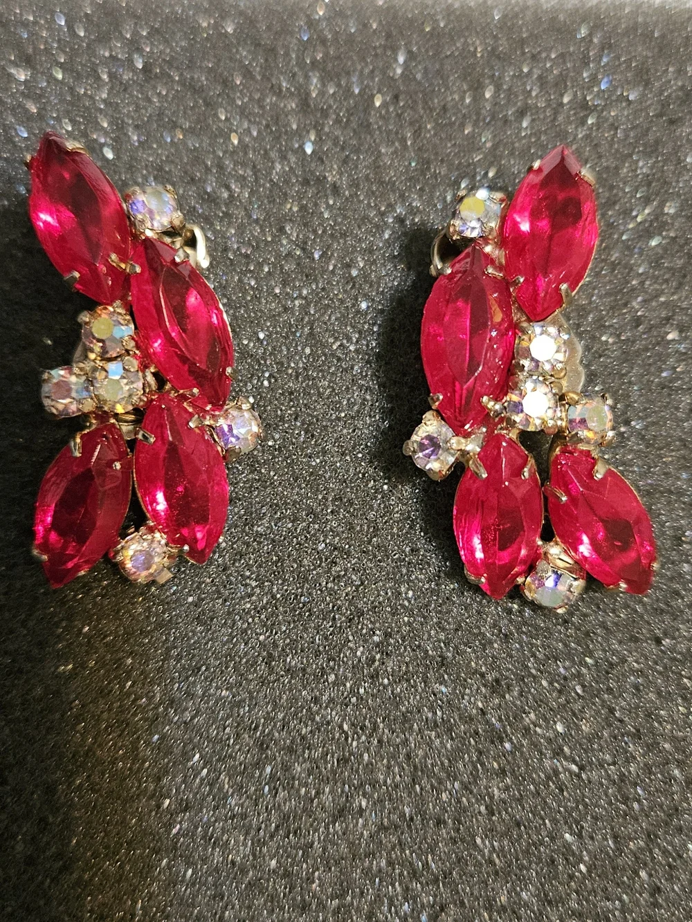 Vintage Red Marquise Aurora Brooch and Clip-On Earrings Set.